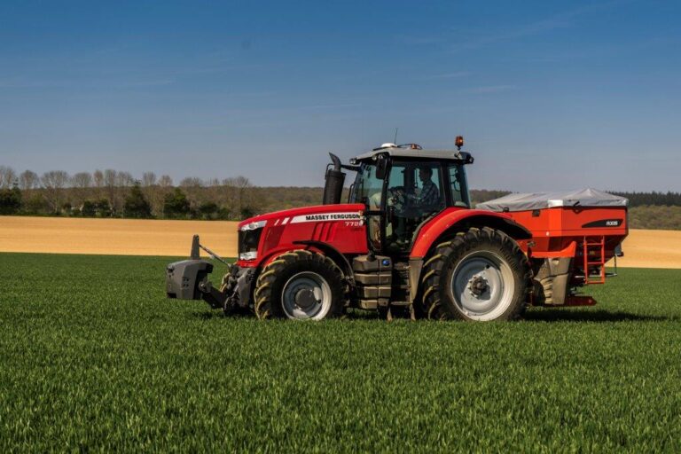 Mención Especial en los Premios de Innovación de SIMA por el Control Electrónico del Tercer Punto de Massey Ferguson