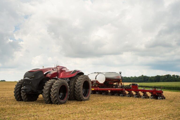 La tecnología del tractor autónomo muestra el rumbo de las explotaciones agrícolas: más eficacia y mejores condiciones de trabajo