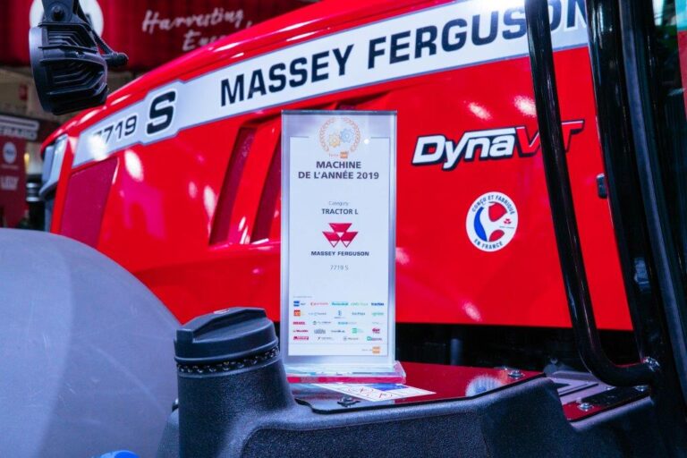 El tractor MF 7719 S, premiado con el distintivo de “Máquina del Año 2019” en SIMA 2019