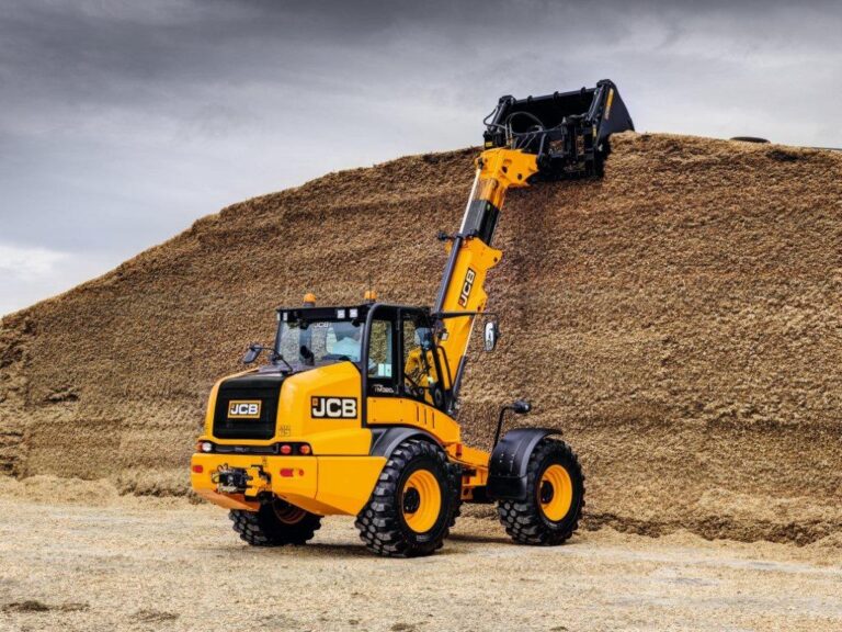 JCB INTRODUCE CARACTERÍSTICAS Y EQUIPOS MEJORADOS PARA LAS CARGADORAS DE RUEDAS TELESCÓPICAS PARA TRABAJOS PESADOS JCB TM320 Y TM320S