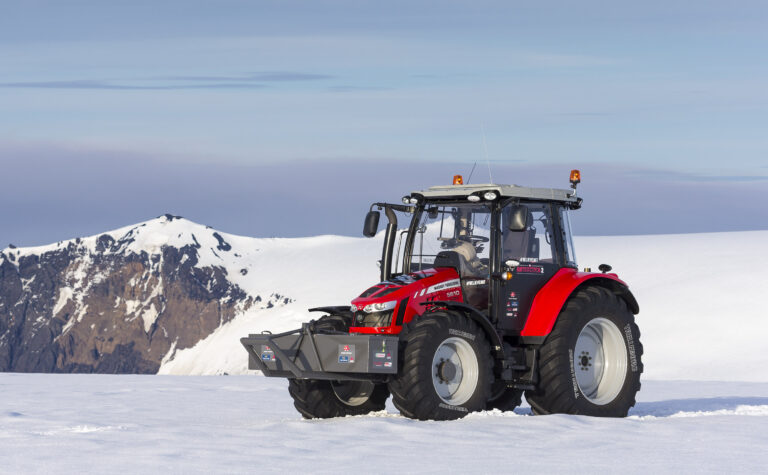 Trelleborg es un Partner clave en la expedición de un tractor al Polo Sur