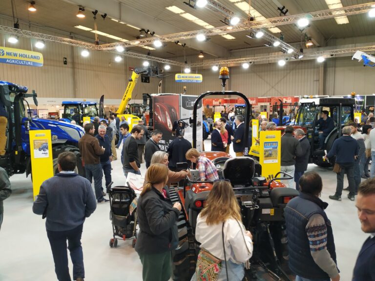New Holland certifica su liderazgo en el segmento de Tractores Especiales y Vendimiadoras en Tecnovid 2019