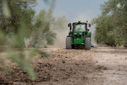 Venta de maquinaria y tractores agrícolas de febrero de 2021