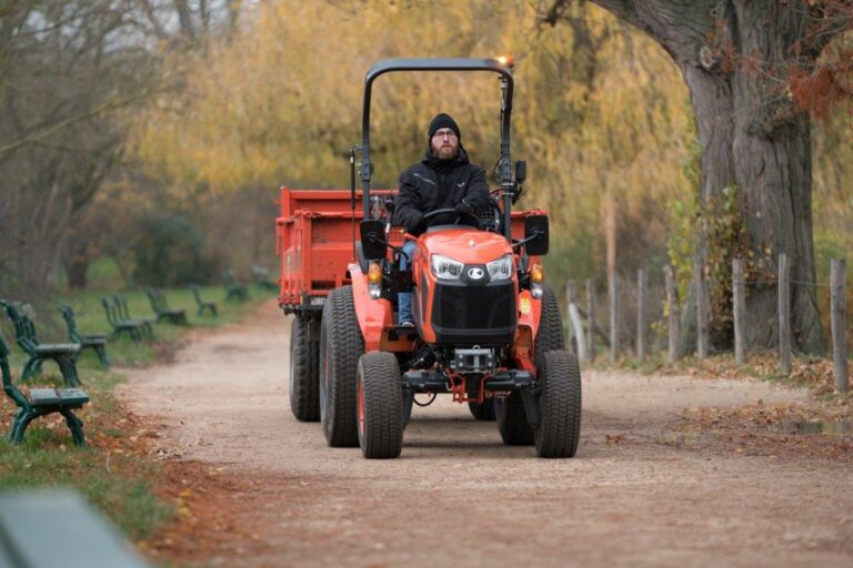 Kubota presenta el tractor eléctrico compacto LXe-261 en Europa