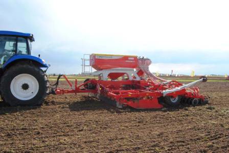 Venta de maquinaria y tractores agrícolas de febrero de 2016