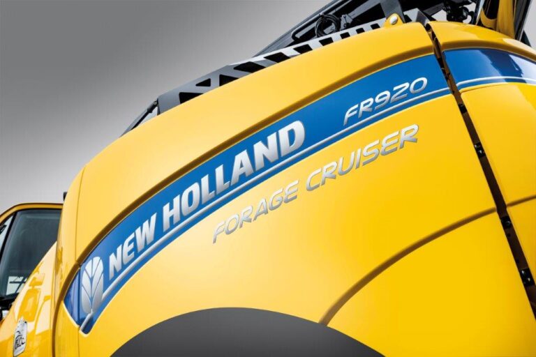 New Holland celebra el 60 aniversario de su picadora de forraje autopropulsada