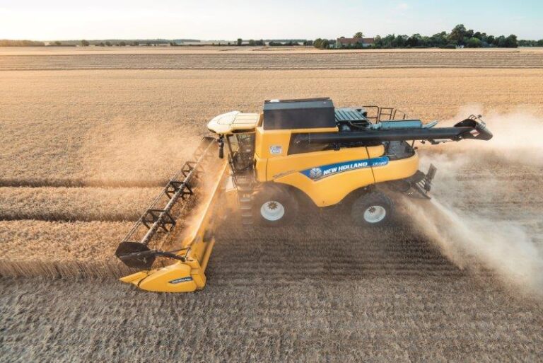 La cosechadora New Holland CR Revelation mejora su potencia y sube el listón en términos de eficiencia, productividad y calidad de grano.