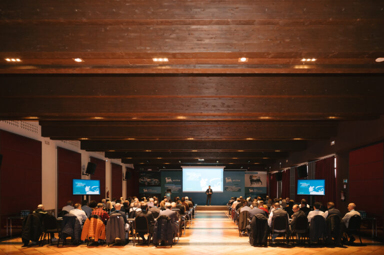 ENILIVE IBERIA celebra su convención anual con sus distribuidores de lubricantes