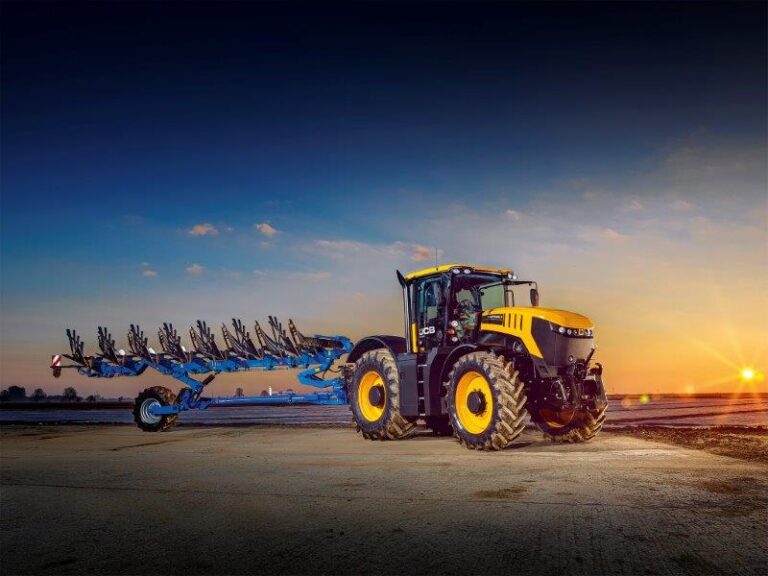 LA NUEVA SERIE FASTRAC 8000 DE JCB SE MUESTRA POR PRIMERA VEZ EN AGRITECHNICA