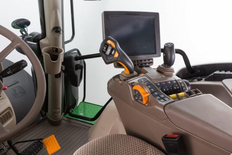 COMMANDPRO EN TODOS LOS TRACTORES DE LA  SERIE 6R