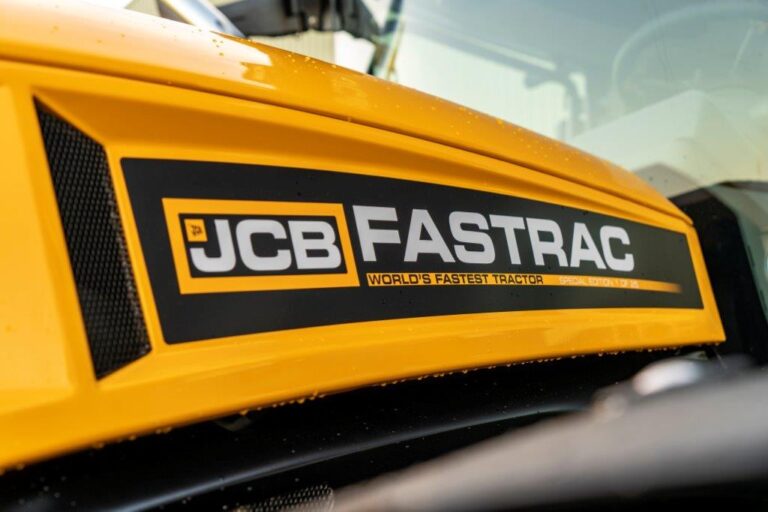 JCB CELEBRA SU RÉCORD MUNDIAL DE VELOCIDAD CON UNA EDICIÓN ESPECIAL