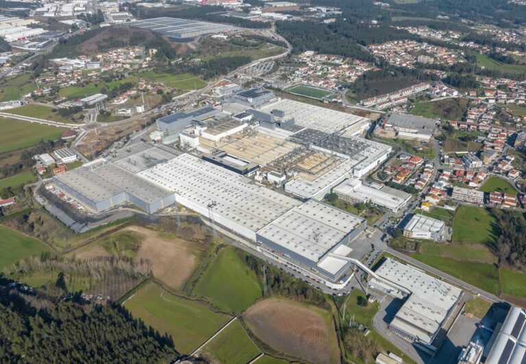 Continental celebra más de treinta años de innovación y sostenibilidad en su planta de neumáticos de Lousado