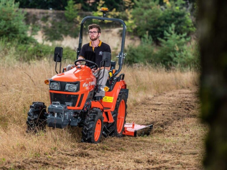 Kubota presenta sus nuevos tractores compactos E KUBOTA Serie EK1
