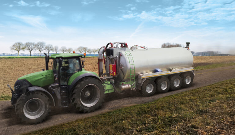 Para las actividades de transporte, BKT entra en escena con POWERTRAILER SR 331: el neumático que combina ahorro de carburante y durabilidad