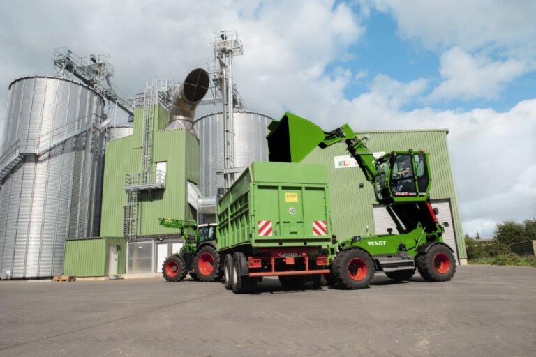 La manipuladora telescópica Fendt Cargo T en acción