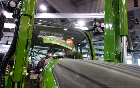 Es cierto. Ahora los Fendt 300 Vario también equipan sistema de guiado automático.