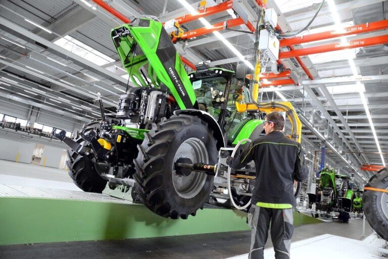 DEUTZ-FAHR LAND: Tecnología de vanguardia, fabricada en Alemania  Comienza la producción en la más moderna fábrica de tractores