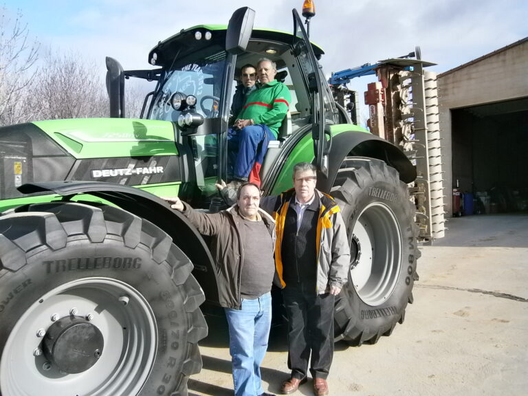 Comienzan a entregarse a cliente final los nuevos modelos de la Serie 7 AGROTRON en españa