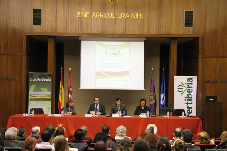 La “CÁTEDRA FERTIBERIA DE ESTUDIOS AGROAMBIENTALES” celebró su 6ª Jornada sobre Fertilización para una Agricultura Sostenible, “LA IMPORTANCIA DE LA FERTILIZACIÓN EN EL DESARROLLO DE LOS CULTIVOS Y EN SU COMPOSICIÓN NUTRITIVA”.