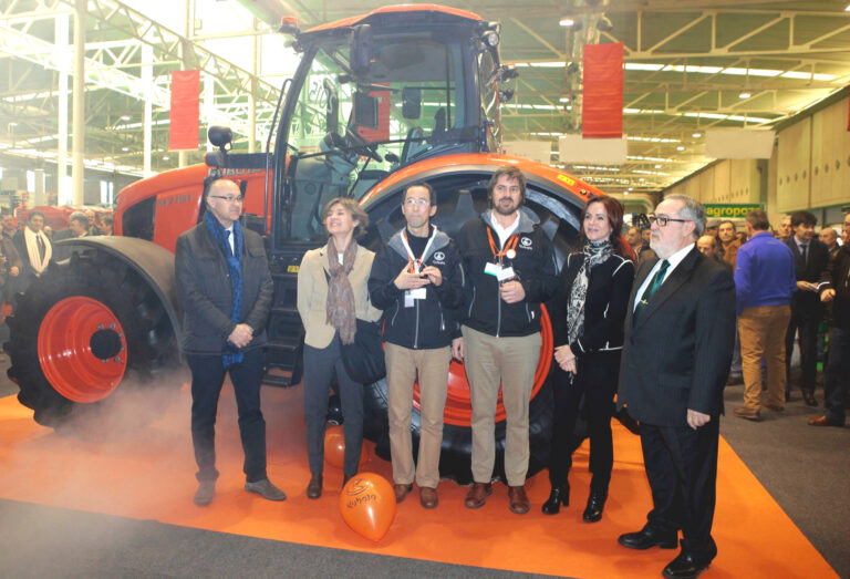 Presentación de la serie M7001 en España