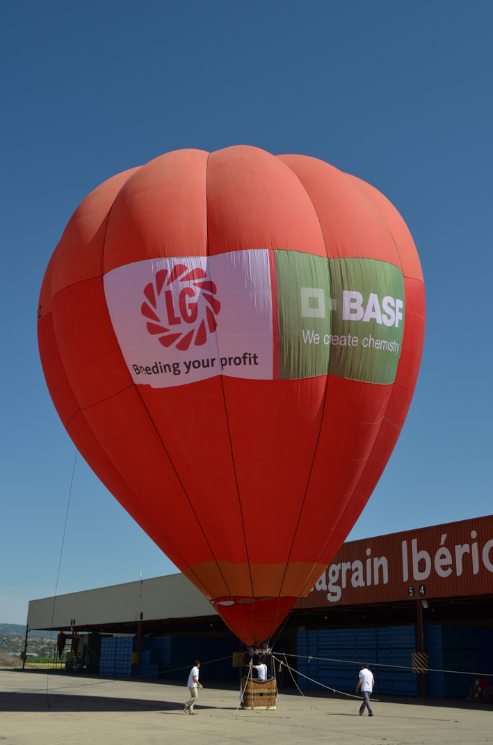 Más de 400 agricultores, convocados por Semillas LG y BASF, visitan la plataforma tecnológica de Limagrain en Córdoba.