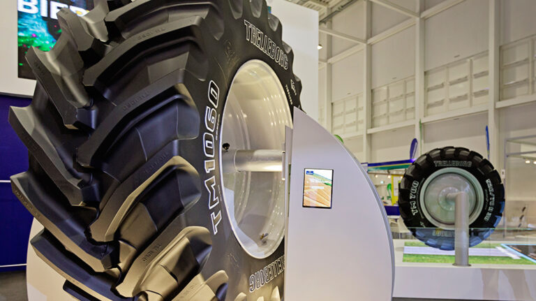 Trelleborg exhibe su amplia gama de  Soluciones Completas de Ruedas en Agribex 2015