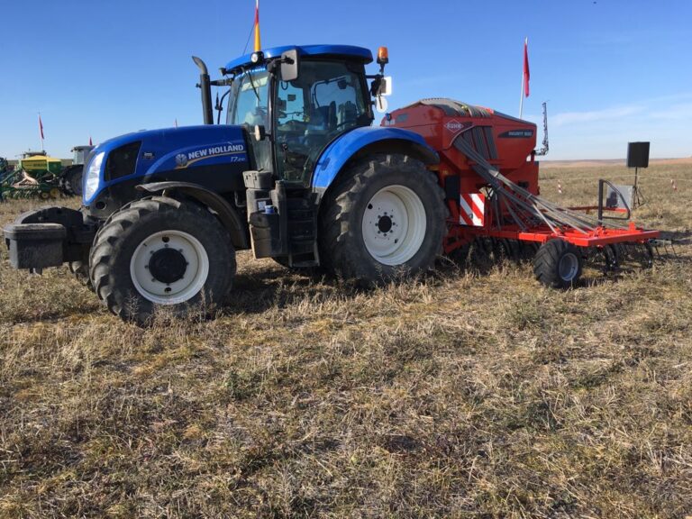 El Gobierno convoca las subvenciones destinadas a financiar avales por 3 millones de euros para la compra de maquinaria agrícola