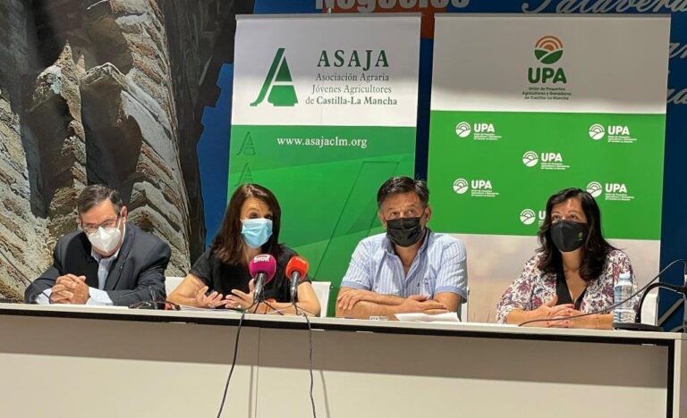 Ganaderos convocados por ASAJA y UPA Castilla-La Mancha protestan para reclamar precios justos para la leche