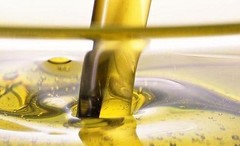 El precio medio del aceite durante la campaña 2023/2024 se ha situado en los 7,66 euros, según los datos consultados en el Poolred