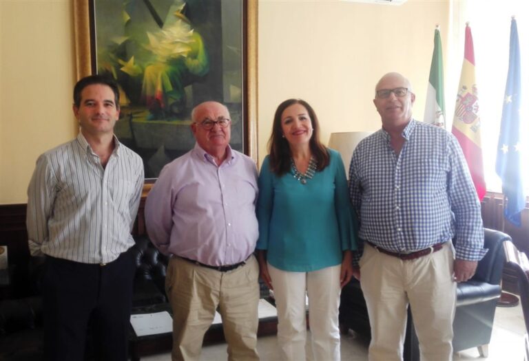 Asaja-Jaén se reúne con la subdelegada para  tratar temas como los seguros agrarios, la PAC, el agua o el uso de los QUADS en la agricultura