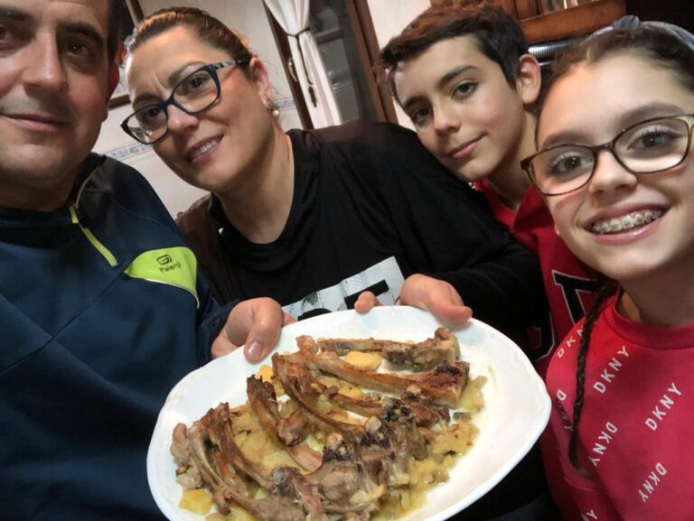 ASAJA Salamanca pone en marcha una campaña para promover el consumo y la defensa del chuletón, el cordero y el cochinillo durante la cuarentena