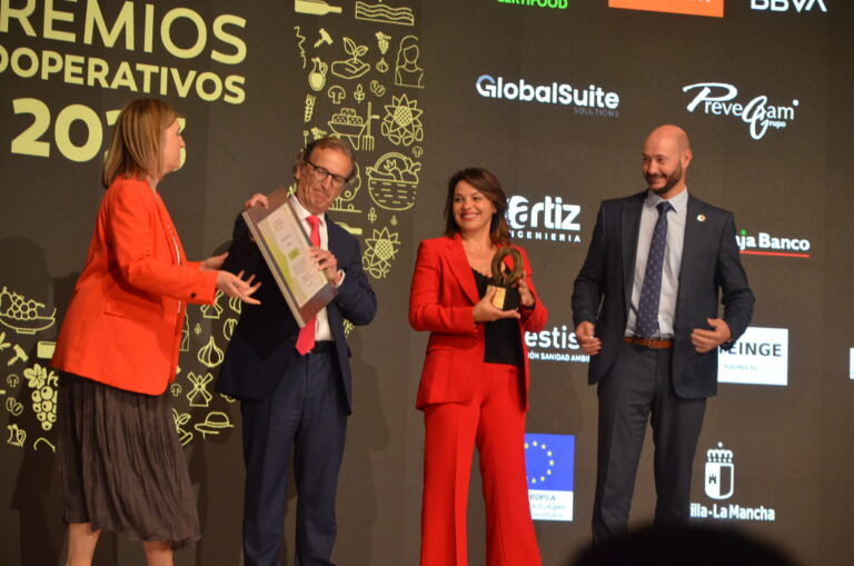 Coagral recibe el premio a la Sostenibilidad Social, en los II premios cooperativos 2023