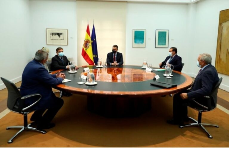 El presidente del Gobierno analiza con el sector agrario la realidad del campo español tras el acuerdo comunitario sobre la nueva PAC