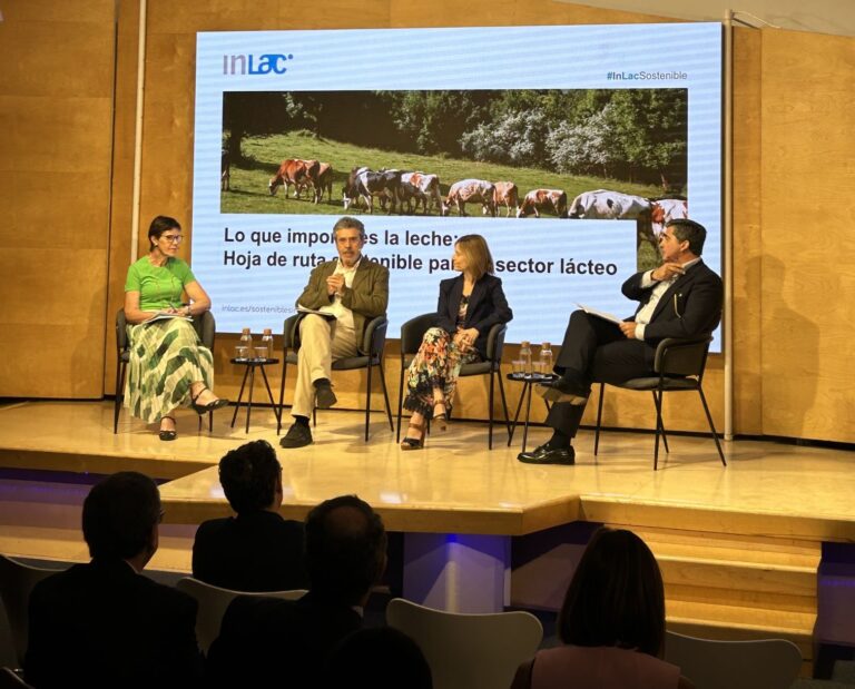 El sector lácteo español muestra su compromiso medioambiental y presenta su hoja de ruta sostenible para los próximos años