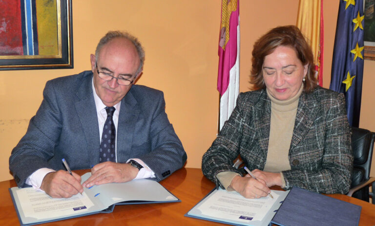 ASAJA CLM y la consejería de Agricultura firman un convenio que garantiza un servicio integral a los agricultores de la región