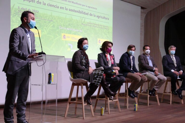 ALAS. El Gobierno defiende un modelo de agricultura basado en la ciencia frente a los retos alimentarios