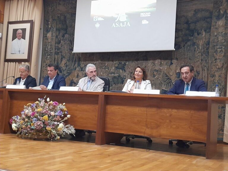 Asaja Córdoba. La Junta Directiva aborda la importancia de la agricultura en la alimentación y la salud