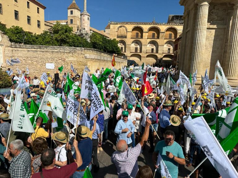 Asaja Castilla y León se sumó a la protesta del campo español ante los Ministros de la UE en Córdoba