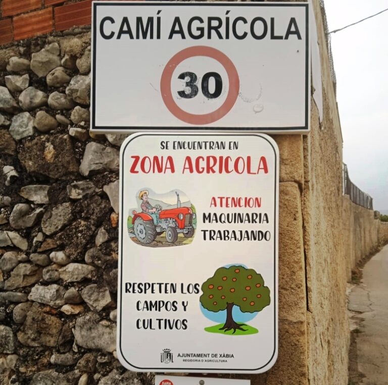 Agricultores de Oliva piden señalizaciones en los caminos rurales para evitar accidentes con ciclistas