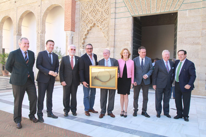 ICAM y ASAJA-Sevilla otorgan su distinción anual al periodista César Lumbreras por su trayectoria, su profesionalidad y su contribución al sector agrario