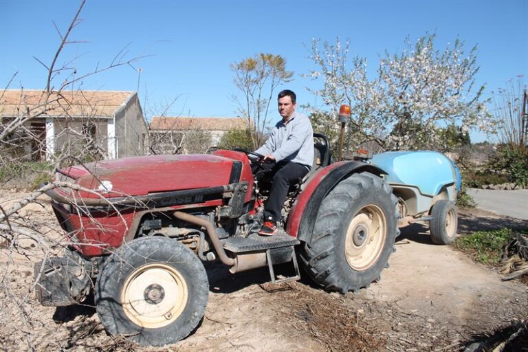 Asaja Elche: El “Premio Agricultor del año 2017” recae en José Antonio Sempere por fomentar el relevo generacional y haber conseguido una de las explotaciones de granados más competitivas del Camp D´Elx
