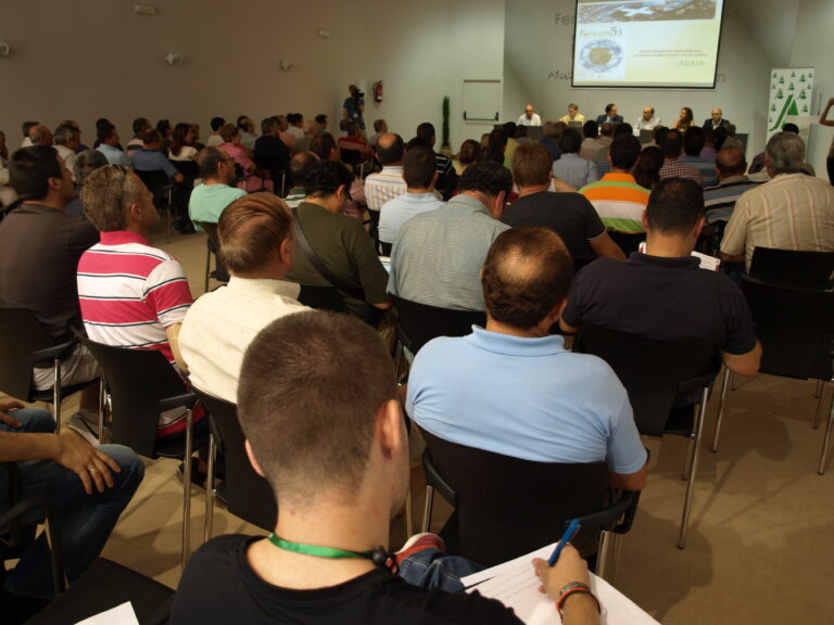 El gerente de ASAJA Ciudad Real ofreció en FERCAM una conferencia técnica sobre las últimas novedades de la Política Agraria Común