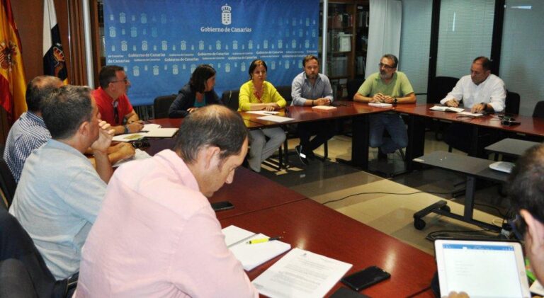 ASAJA CANARIAS solicita medidas urgentes para facilitar a los tomateros la correcta gestión de los residuos vegetales afectados por la tuta