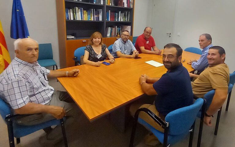 La Mesa del Vino valenciana inicia el diálogo con la nueva Conselleria para estudiar ayudas directas