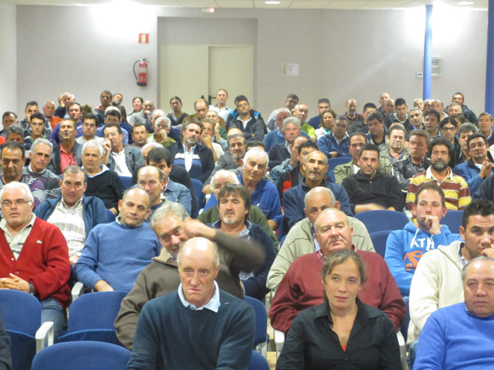 Éxito de asistentes en la reunión informativa de ASAJA  en Santa María del Páramo