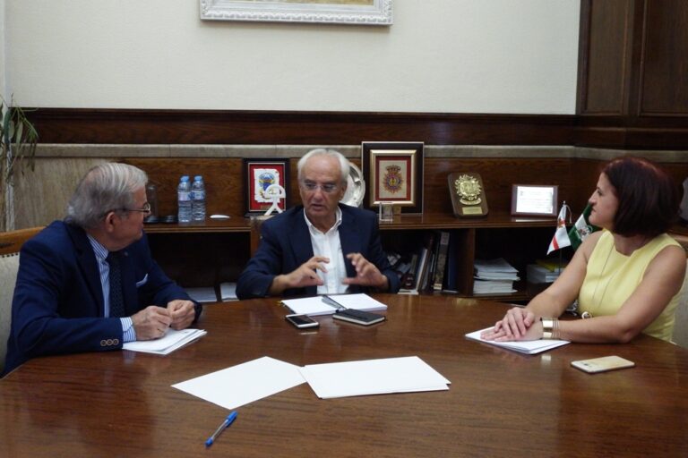 Asaja Almería inicia en Subdelegación una ronda de reuniones para informar de las necesidades y preocupaciones del sector agrario de la provincia