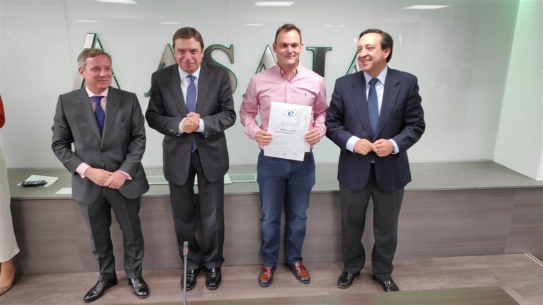 Un ganadero pozoalbense galardonado con el premio Joven Agricultor Sostenible