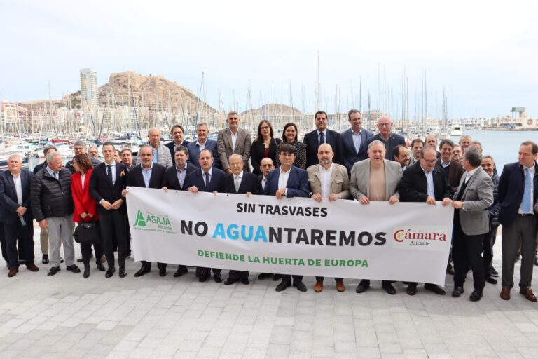 José Vicente Andreu y Carlos Baño exigen un pacto de Estado y un Plan Hidrológico Nacional que garantice este recurso con la calidad necesaria, en cantidad suficiente y a un precio asequible para asegurar la competitividad de la provincia.