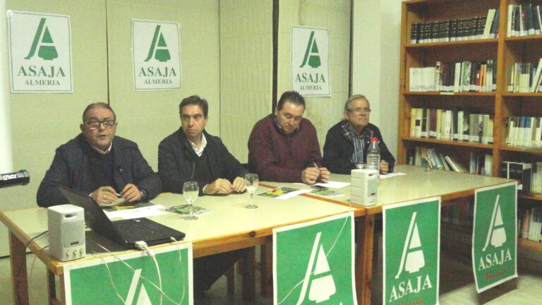 ASAJA Almería, Delegación de Agricultura y AGROBIO apuestan por el control biológico de plagas para los cultivos al aire libre