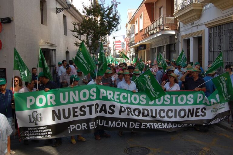 Asaja, Upa-Uce Y Coag en Extremadura convocan una protesta el día 29 en AGROEXPO por los precios ruinosos
